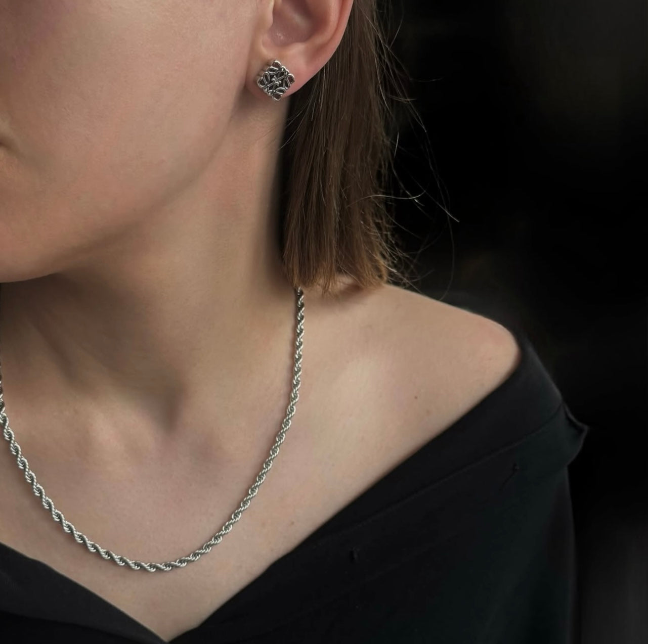 Understated Yet Bold Rope Chain Necklace