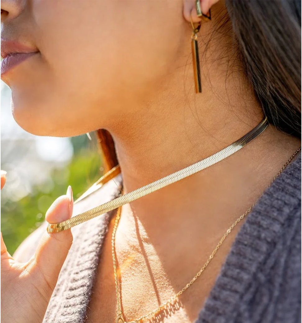 Striking Yet Subtle Herringbone Chain